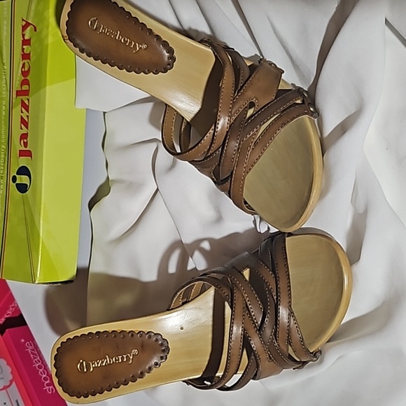 Heeled sandals - Picture 1 of 5